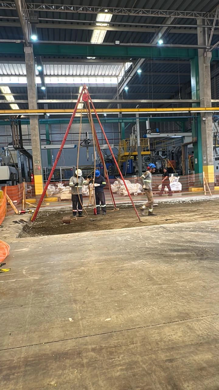 Obra industrial executada pela AG8, registro 3
